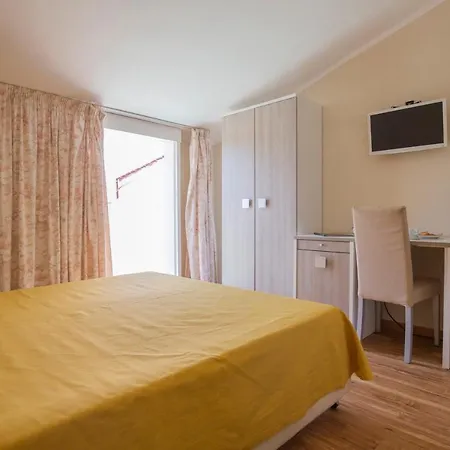 Fabricia Ξενοδοχείο 4*