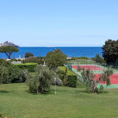 Hotel Fabricia 4*