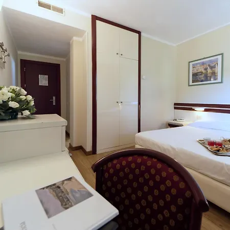 Fabricia Hotel 4*